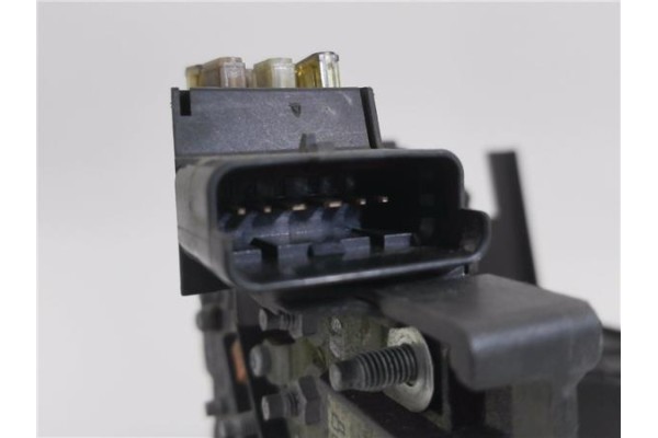 Recambio de caja fusibles/rele para peugeot 5008 1.6 premium referencia OEM IAM 9666527680 97993N02 