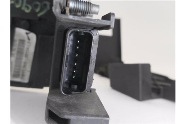 Recambio de caja fusibles/rele para peugeot 5008 1.6 premium referencia OEM IAM 9666527680 97993N02 