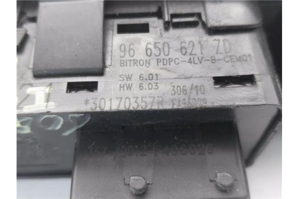 Recambio de mando elevalunas delantero izquierdo para peugeot 5008 1.6 premium referencia OEM IAM 96650621ZD 30170357R 