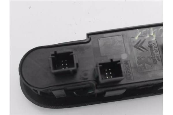 Recambio de mando elevalunas delantero izquierdo para peugeot 5008 1.6 premium referencia OEM IAM 96650621ZD 30170357R 