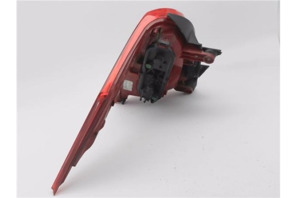 Recambio de piloto trasero derecho para peugeot 5008 1.6 premium referencia OEM IAM 9672666680  