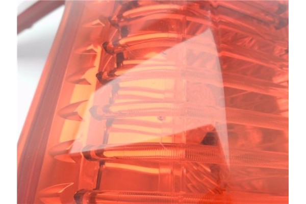 Recambio de piloto trasero izquierdo para peugeot 5008 1.6 premium referencia OEM IAM E208191  