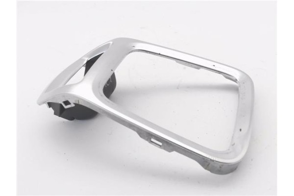 Recambio de embellecedor palanca cambio para peugeot 5008 1.6 premium referencia OEM IAM 9686375677 81300442 