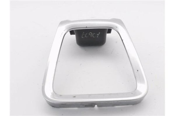 Recambio de embellecedor palanca cambio para peugeot 5008 1.6 premium referencia OEM IAM 9686375677 81300442 