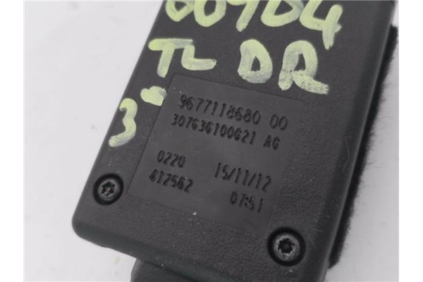 Recambio de anclaje cinturon trasero derecho para citroen c4 grand picasso/spacetourer 1.6 attraction referencia OEM IAM 9677118