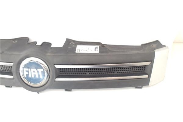 Recambio de rejilla capo para fiat ii panda (169) 1.2 referencia OEM IAM 735353899  