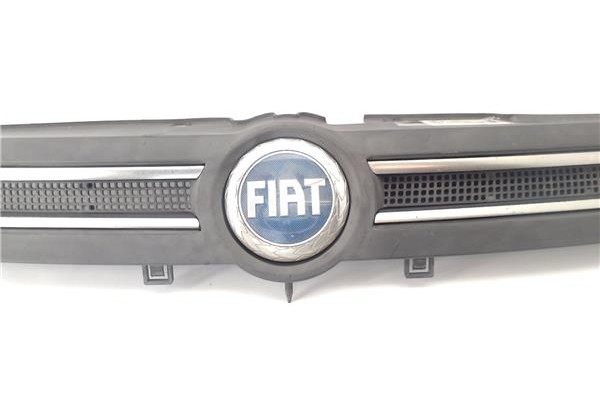 Recambio de rejilla capo para fiat ii panda (169) 1.2 referencia OEM IAM 735353899  