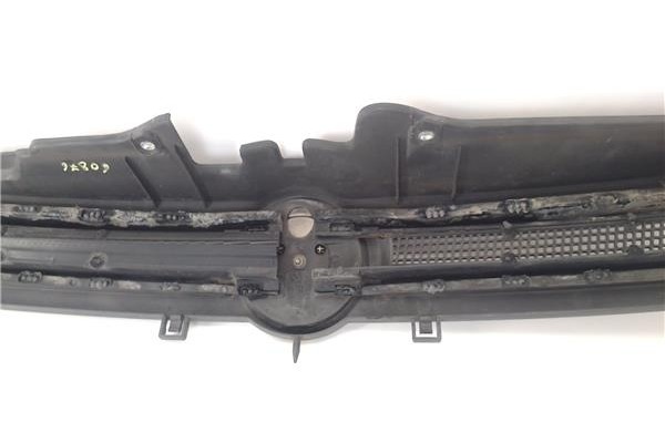 Recambio de rejilla capo para fiat ii panda (169) 1.2 referencia OEM IAM 735353899  
