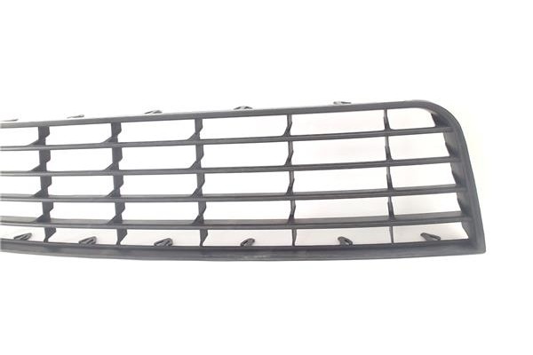 Recambio de rejilla paragolpes delantero para volkswagen golf v (1k1) 1.9 tdi referencia OEM IAM VW0706201  