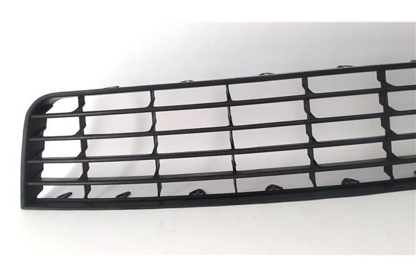 Recambio de rejilla paragolpes delantero para volkswagen golf v (1k1) 1.9 tdi referencia OEM IAM VW0706201  