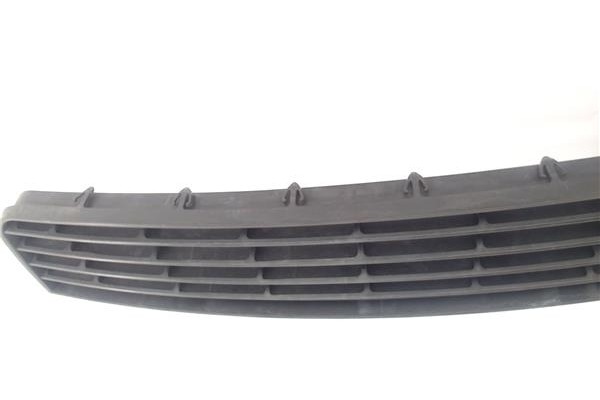 Recambio de rejilla paragolpes delantero para volkswagen golf v (1k1) 1.9 tdi referencia OEM IAM VW0706201  