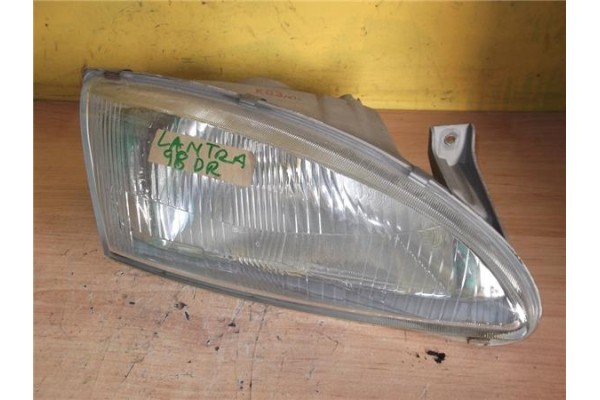 Recambio de faro delantero dcho para hyundai lantra berlina (rd) 1.6 i referencia OEM IAM 9210229000  
