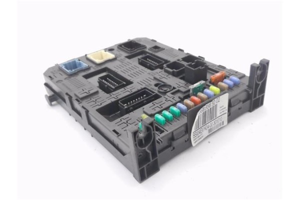 Recambio de bsi para peugeot 5008 1.6 premium referencia OEM IAM 9666895680  