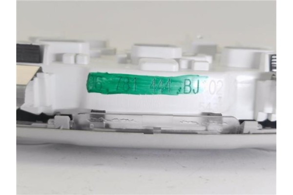 Recambio de luz delantero central techo para citroen c4 grand picasso/spacetourer 1.6 attraction referencia OEM IAM 96781444BJ  