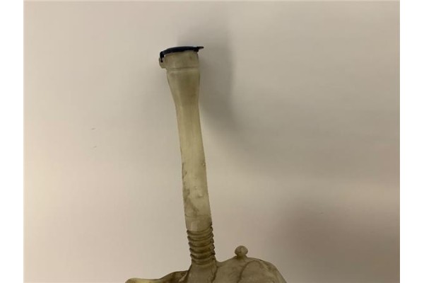 Recambio de deposito limpiaparabrisas para peugeot 5008 1.6 premium referencia OEM IAM 9685005780  