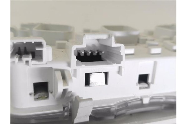 Recambio de luz trasero central techo para citroen c4 grand picasso/spacetourer 1.6 attraction referencia OEM IAM 96781444BJ  