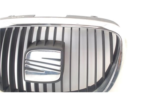 Recambio de rejilla capo para seat altea (5p1) 1.9 tdi referencia OEM IAM 5P0853654  