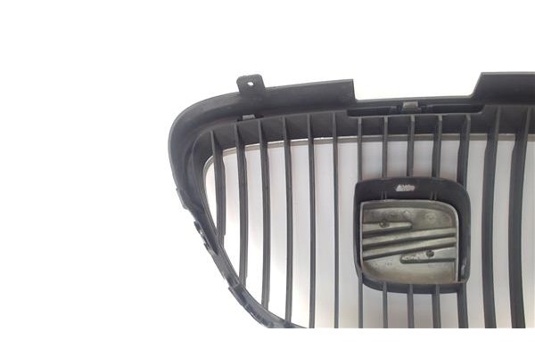 Recambio de rejilla capo para seat altea (5p1) 1.9 tdi referencia OEM IAM 5P0853654  