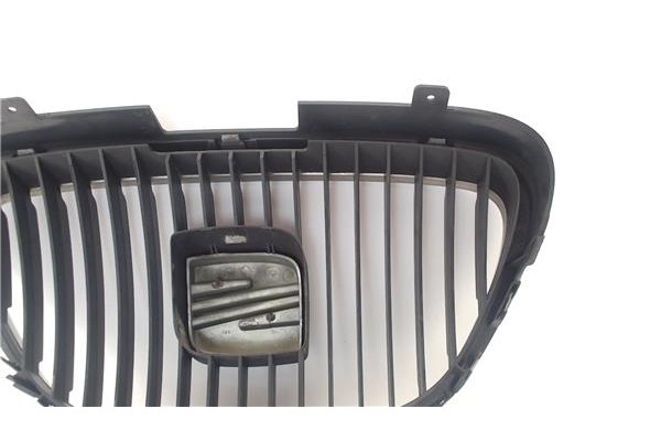 Recambio de rejilla capo para seat altea (5p1) 1.9 tdi referencia OEM IAM 5P0853654  