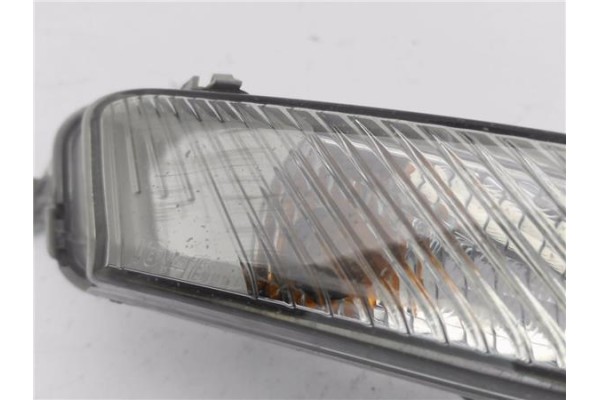 Recambio de intermitente delantero dcho para opel astra j berlina 5p 1.6 selective referencia OEM IAM 13367143 662588537 