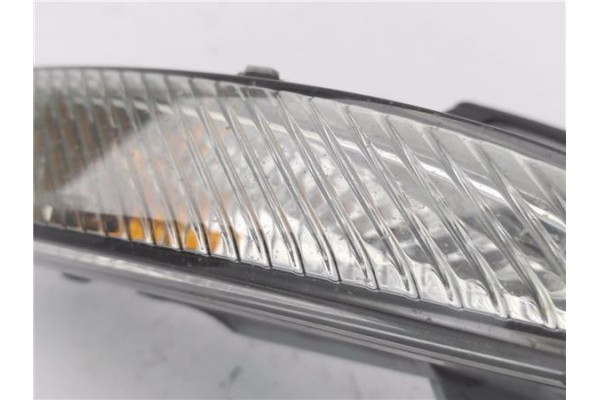 Recambio de intermitente delantero dcho para opel astra j berlina 5p 1.6 selective referencia OEM IAM 13367143 662588537 