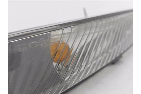 Recambio de intermitente delantero izquierdo para opel astra j berlina 5p 1.6 selective referencia OEM IAM 13367142 662588537 