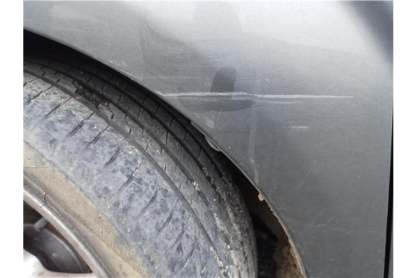 Recambio de aleta delantero izquierda para toyota corolla verso (r1) 2.2 d-4d sport referencia OEM IAM   