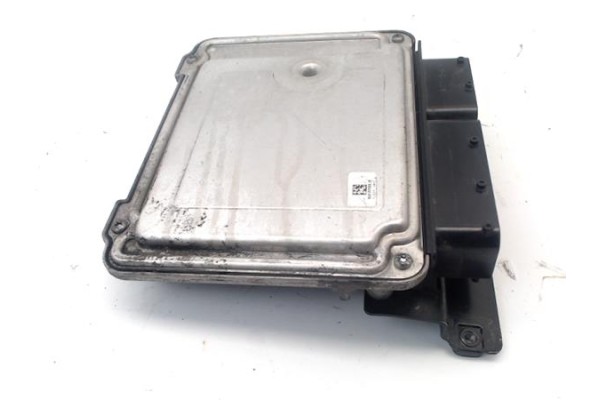 Recambio de centralita para seat ibiza berlina (6j5) 1.9 tdi referencia OEM IAM 03G906013K  