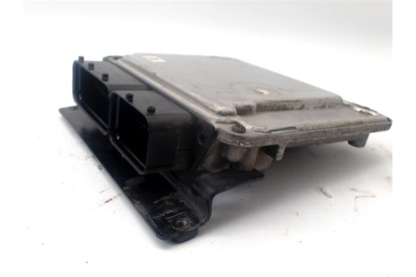 Recambio de centralita para seat ibiza berlina (6j5) 1.9 tdi referencia OEM IAM 03G906013K  