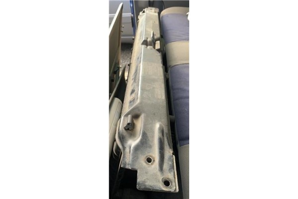 Recambio de traviesa paragolpes delantero para volkswagen transporter iv furgón (70xa) 2.5 tdi referencia OEM IAM 701010081D 701