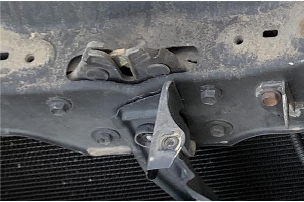 Recambio de cerradura capo para lexus is ii (_xe2_) 220 d (ale20) referencia OEM IAM 5351053060 5351053061 