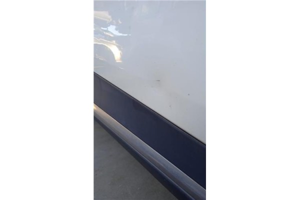 Recambio de puerta delantero derecha para renault captur i 1.2 intens referencia OEM IAM   