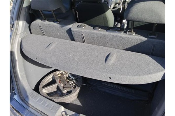 Recambio de bandeja trasero para mitsubishi colt cz3 berl. 3 (z30) 1.5 di-d instyle referencia OEM IAM 7237A046HA  