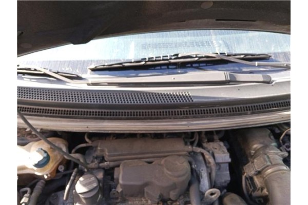 Recambio de brazo limpiaparabrisas delantero derecho para mitsubishi colt cz3 berl. 3 (z30) 1.5 di-d instyle referencia OEM IAM 