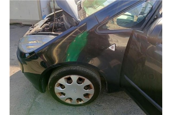 Recambio de aleta delantero izquierda para mitsubishi colt cz3 berl. 3 (z30) 1.5 di-d instyle referencia OEM IAM MN161905  