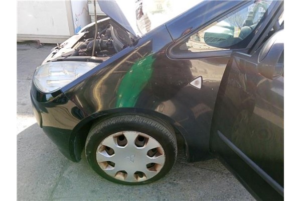 Recambio de aleta delantero izquierda para mitsubishi colt cz3 berl. 3 (z30) 1.5 di-d instyle referencia OEM IAM MN161905  