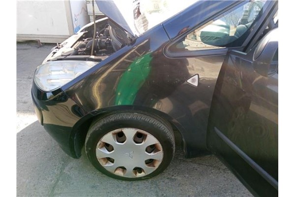 Recambio de aleta delantero izquierda para mitsubishi colt cz3 berl. 3 (z30) 1.5 di-d instyle referencia OEM IAM MN161905  