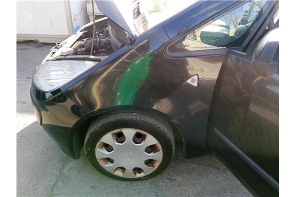 Recambio de aleta delantero izquierda para mitsubishi colt cz3 berl. 3 (z30) 1.5 di-d instyle referencia OEM IAM MN161905  