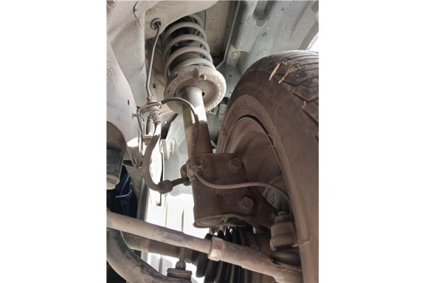 Recambio de amortiguador delantero derecho para mitsubishi colt cz3 berl. 3 (z30) 1.5 di-d instyle referencia OEM IAM 4060A094 4