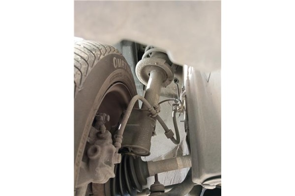 Recambio de amortiguador delantero derecho para mitsubishi colt cz3 berl. 3 (z30) 1.5 di-d instyle referencia OEM IAM 4060A094 4
