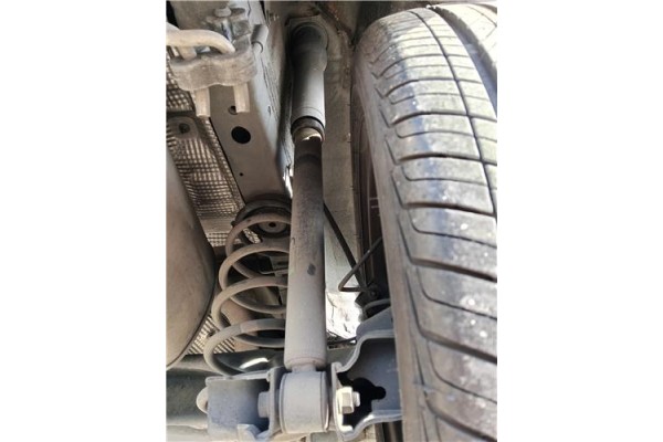 Recambio de amortiguador trasero derecho para mitsubishi colt cz3 berl. 3 (z30) 1.5 di-d instyle referencia OEM IAM MR594131 8,1