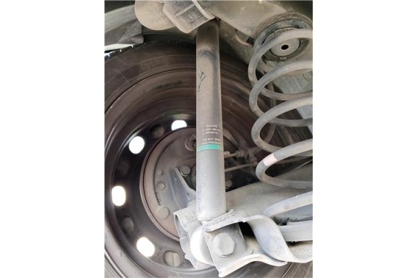 Recambio de amortiguador trasero izquierdo para mitsubishi colt cz3 berl. 3 (z30) 1.5 di-d instyle referencia OEM IAM MR594131 8