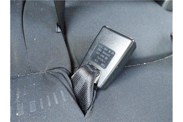 Recambio de anclaje cinturon trasero derecho para mitsubishi colt cz3 berl. 3 (z30) 1.5 di-d instyle referencia OEM IAM MN108401