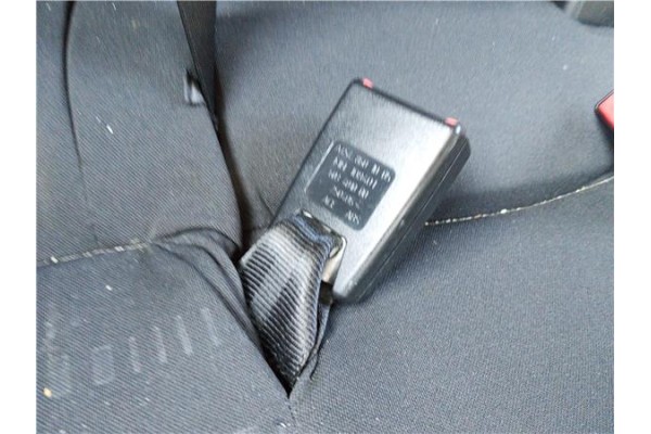 Recambio de anclaje cinturon trasero derecho para mitsubishi colt cz3 berl. 3 (z30) 1.5 di-d instyle referencia OEM IAM MN108401