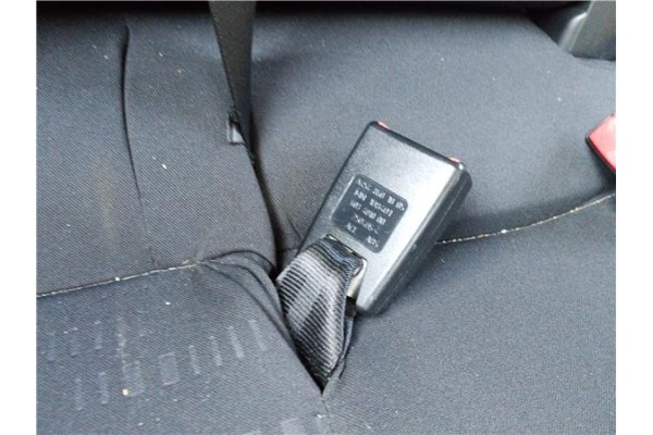 Recambio de anclaje cinturon trasero derecho para mitsubishi colt cz3 berl. 3 (z30) 1.5 di-d instyle referencia OEM IAM MN108401