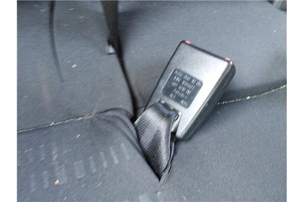 Recambio de anclaje cinturon trasero derecho para mitsubishi colt cz3 berl. 3 (z30) 1.5 di-d instyle referencia OEM IAM MN108401