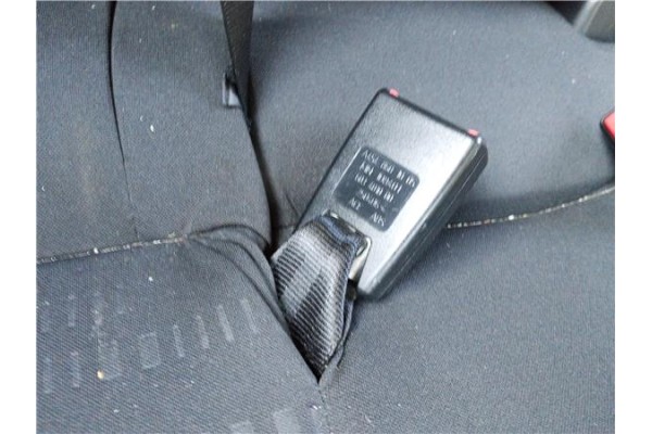 Recambio de anclaje cinturon trasero derecho para mitsubishi colt cz3 berl. 3 (z30) 1.5 di-d instyle referencia OEM IAM MN108401