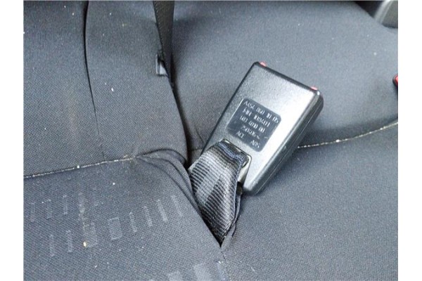 Recambio de anclaje cinturon trasero derecho para mitsubishi colt cz3 berl. 3 (z30) 1.5 di-d instyle referencia OEM IAM MN108401