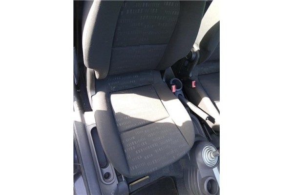 Recambio de asiento delantero derecho para mitsubishi colt cz3 berl. 3 (z30) 1.5 di-d instyle referencia OEM IAM 6911A204XA  