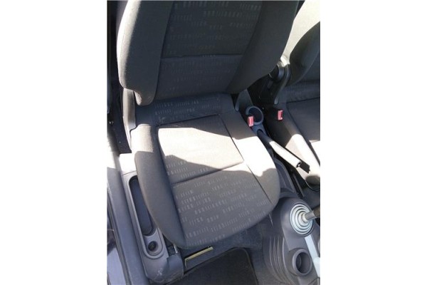 Recambio de asiento delantero derecho para mitsubishi colt cz3 berl. 3 (z30) 1.5 di-d instyle referencia OEM IAM 6911A204XA  